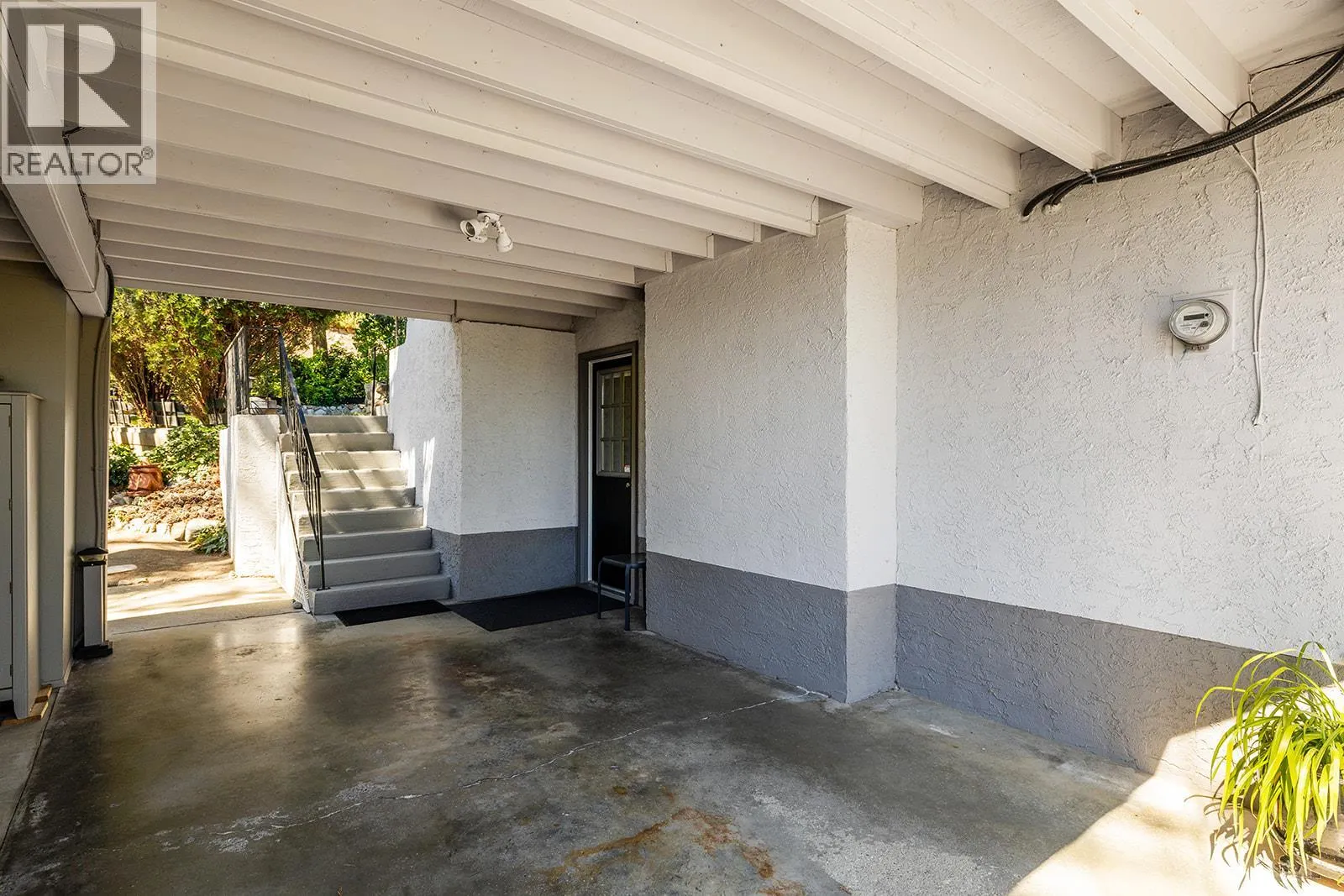 1459 Scott Crescent