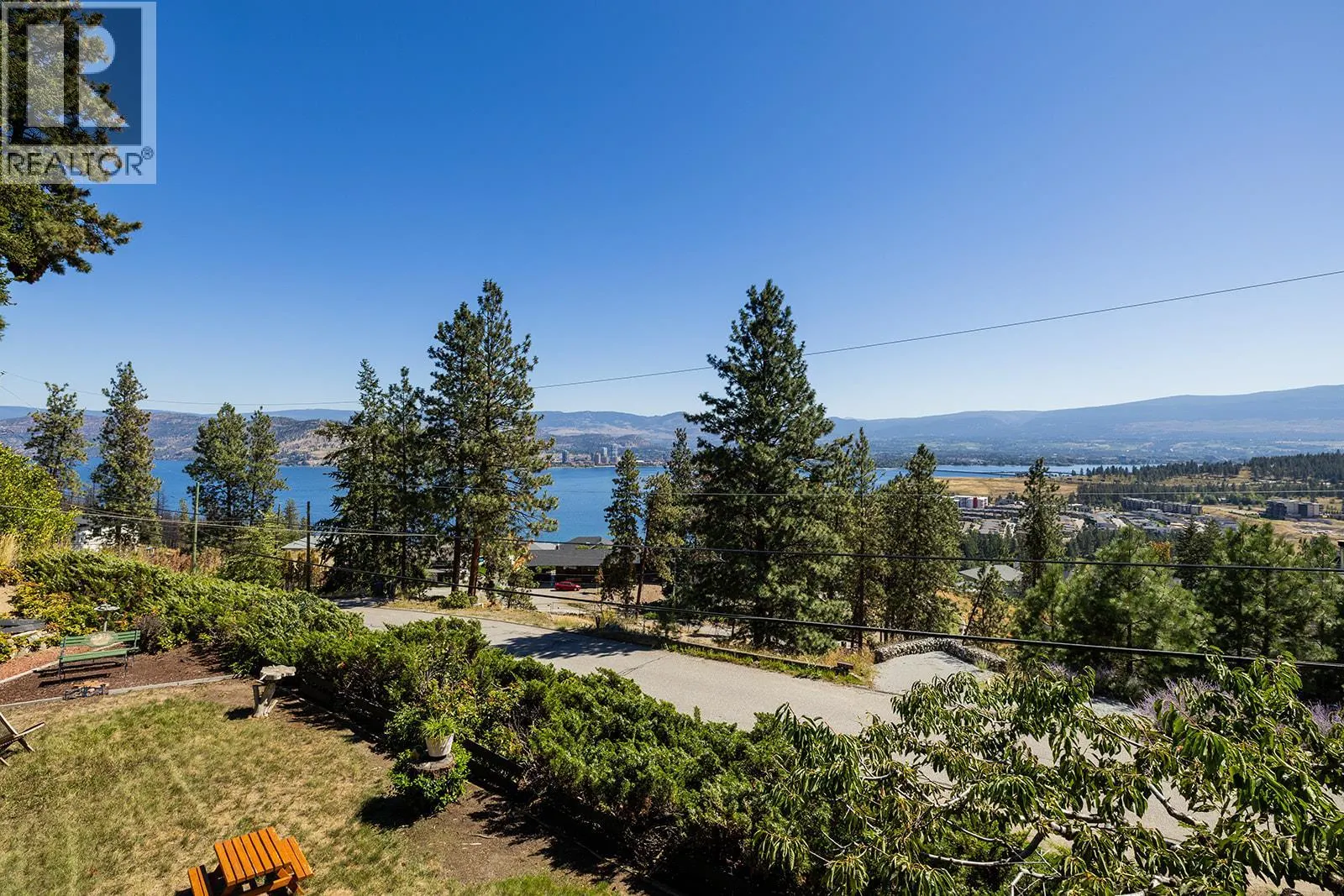 1459 Scott Crescent