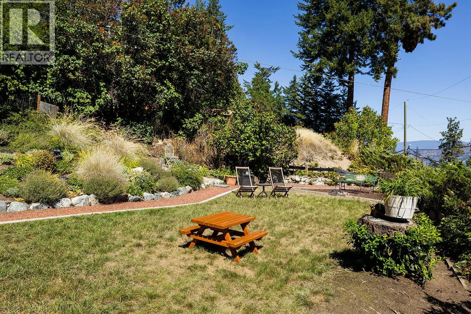 1459 Scott Crescent