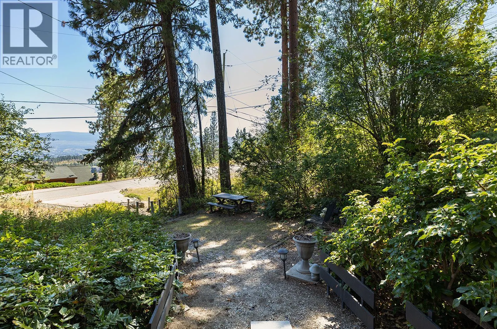 1459 Scott Crescent