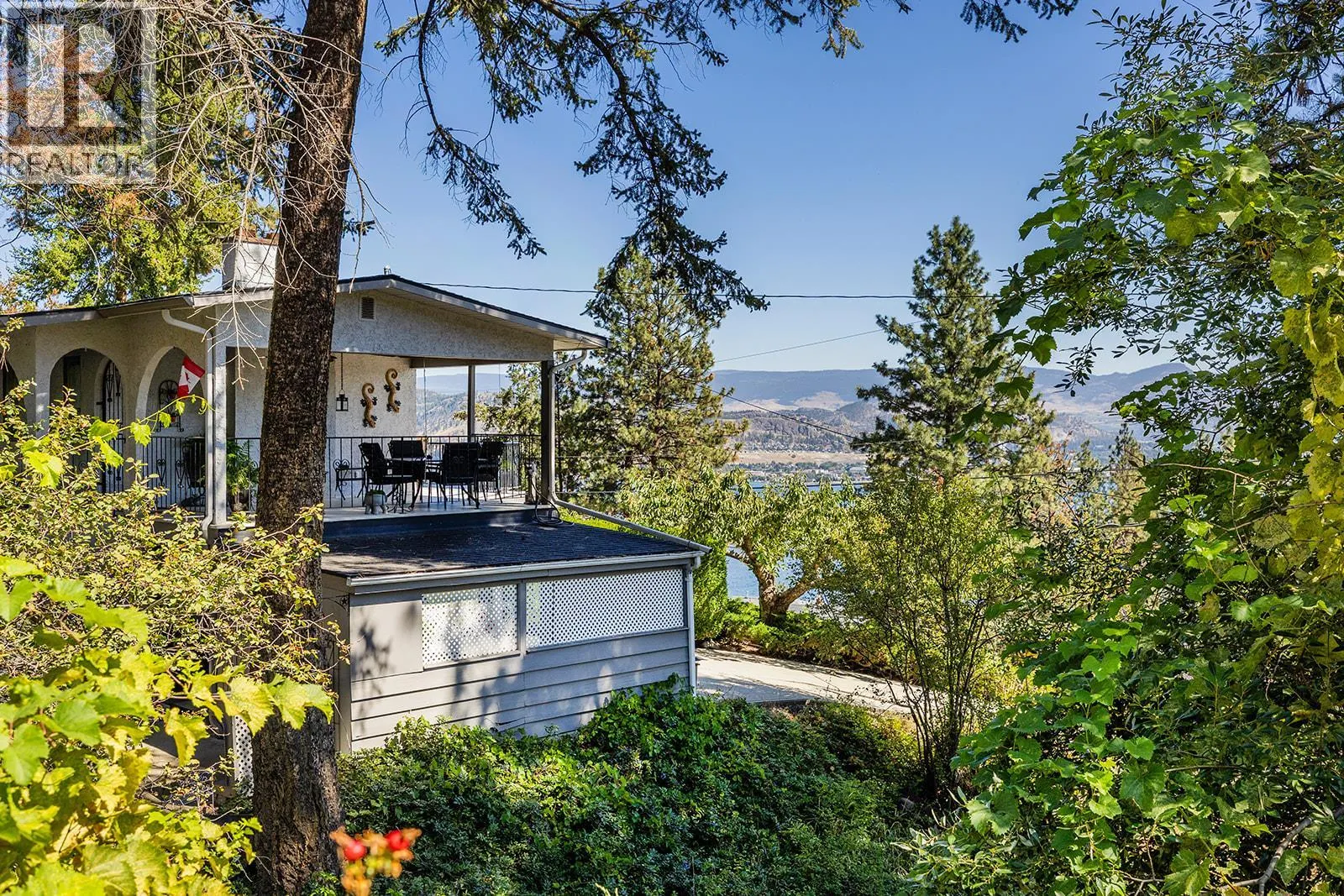 1459 Scott Crescent