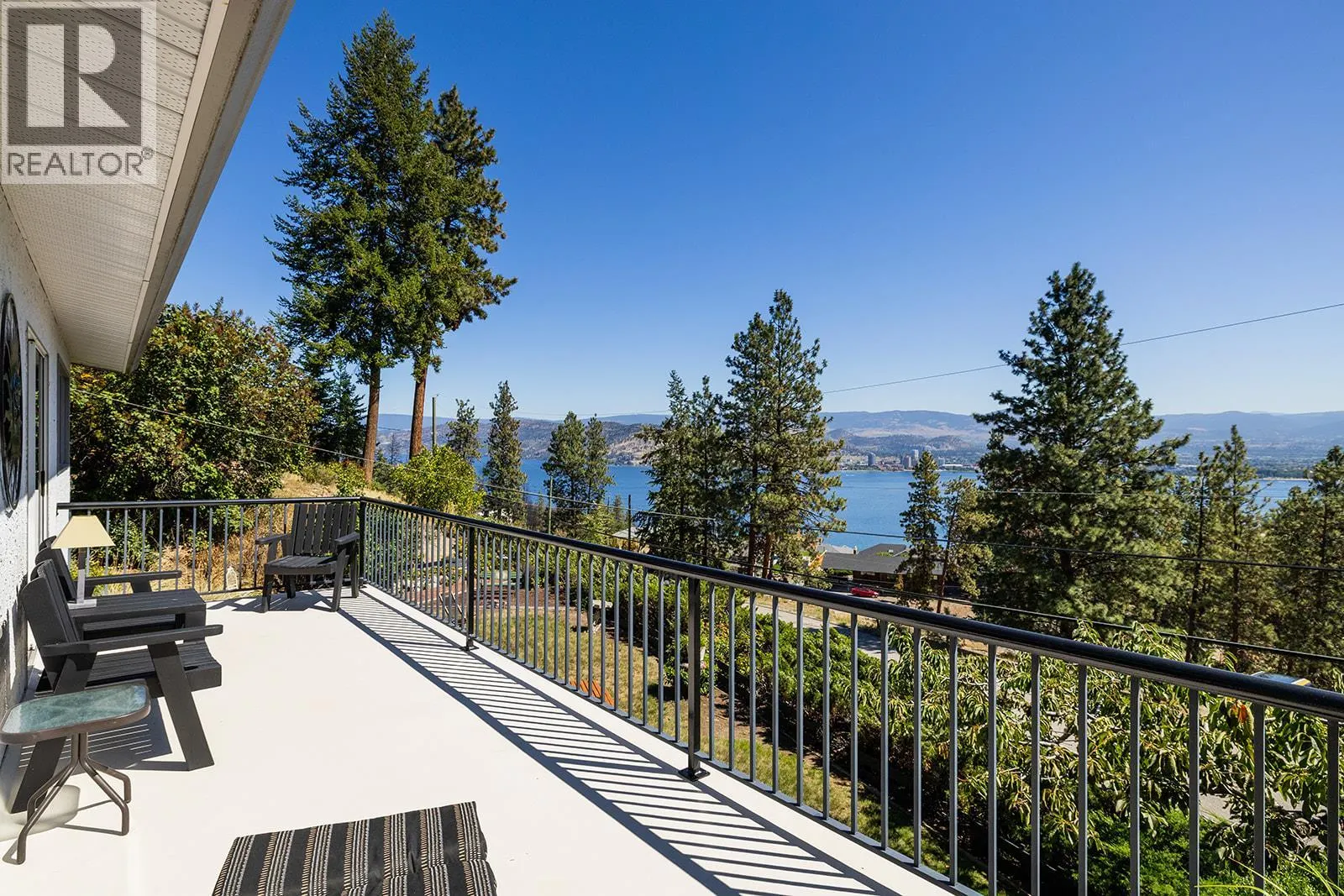 1459 Scott Crescent