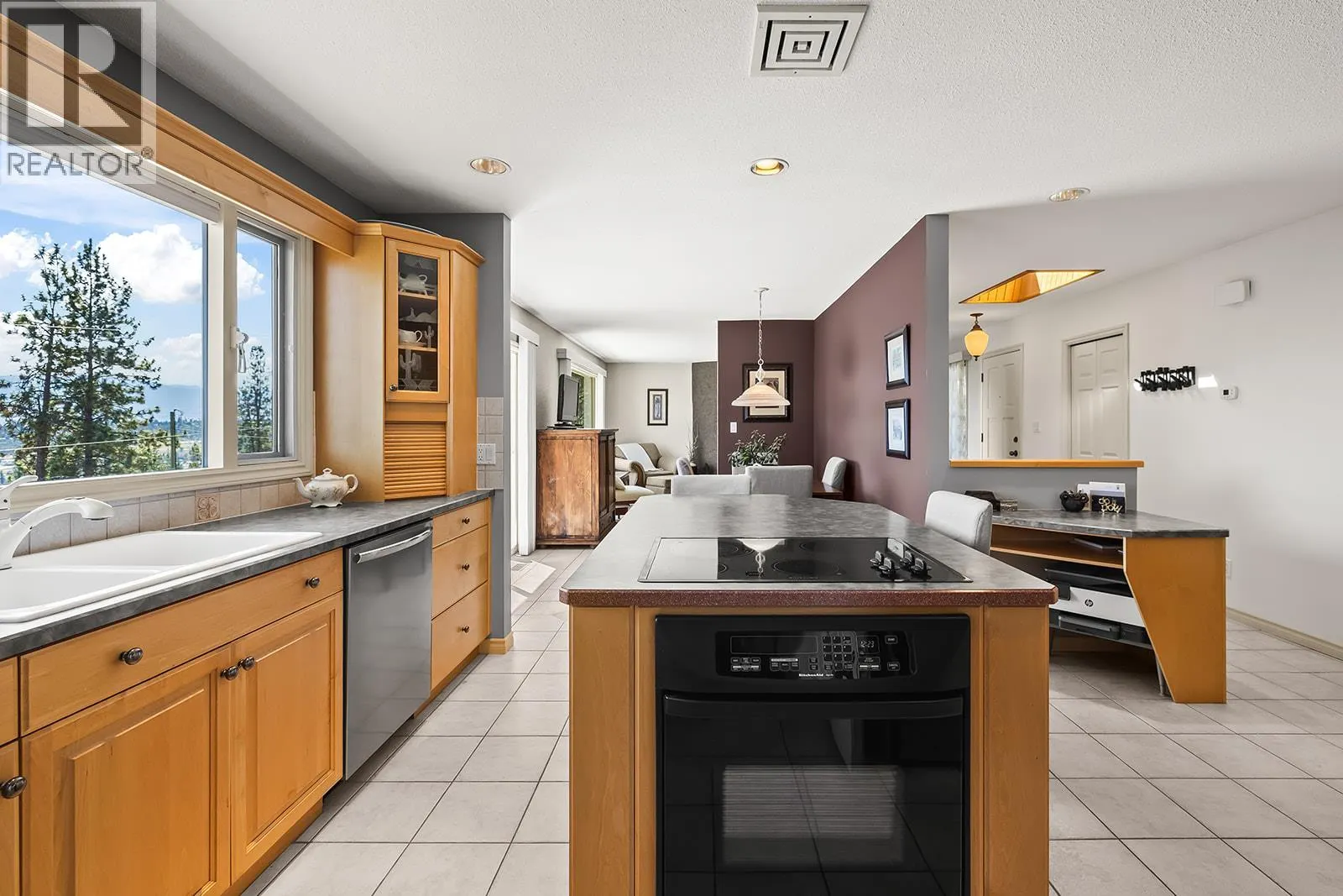 1459 Scott Crescent