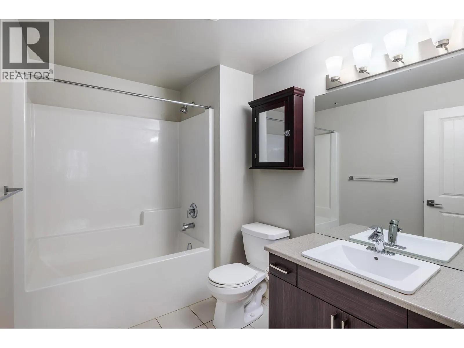 3731 Casorso Road Unit# 101