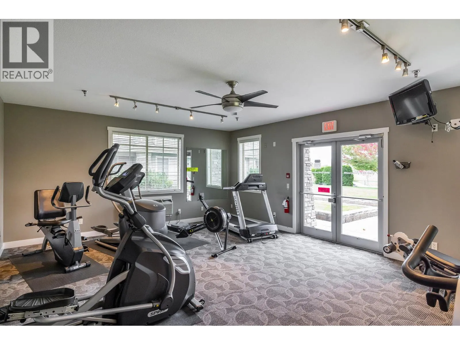 3731 Casorso Road Unit# 101