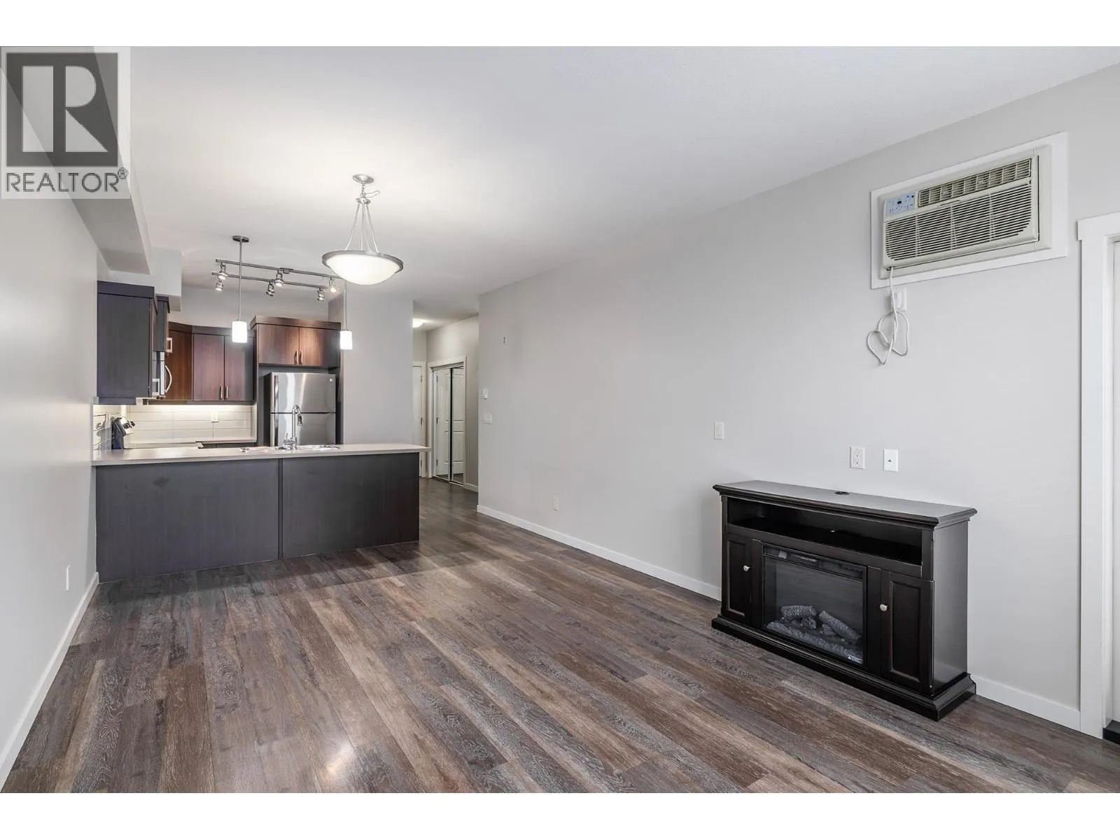 3731 Casorso Road Unit# 101
