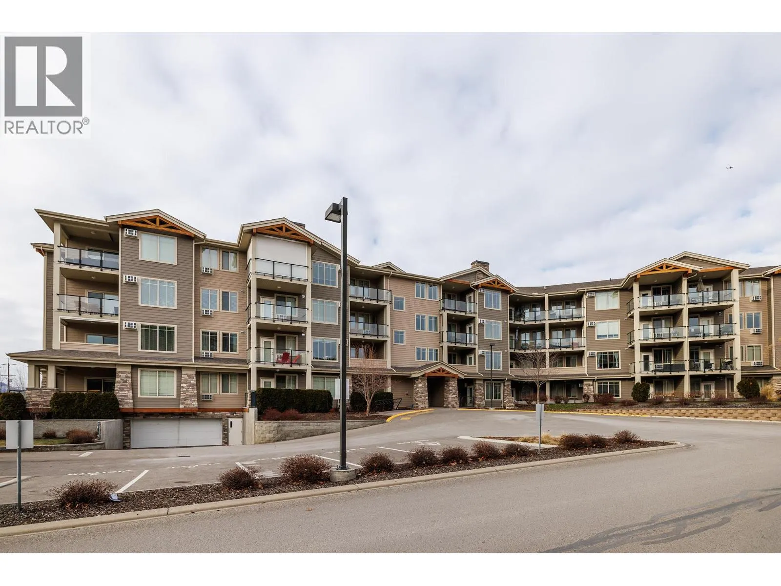 3731 Casorso Road Unit# 101