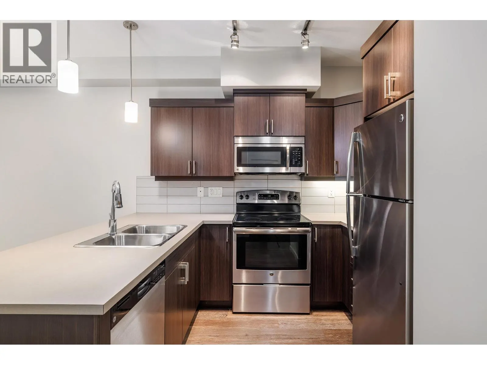3731 Casorso Road Unit# 101
