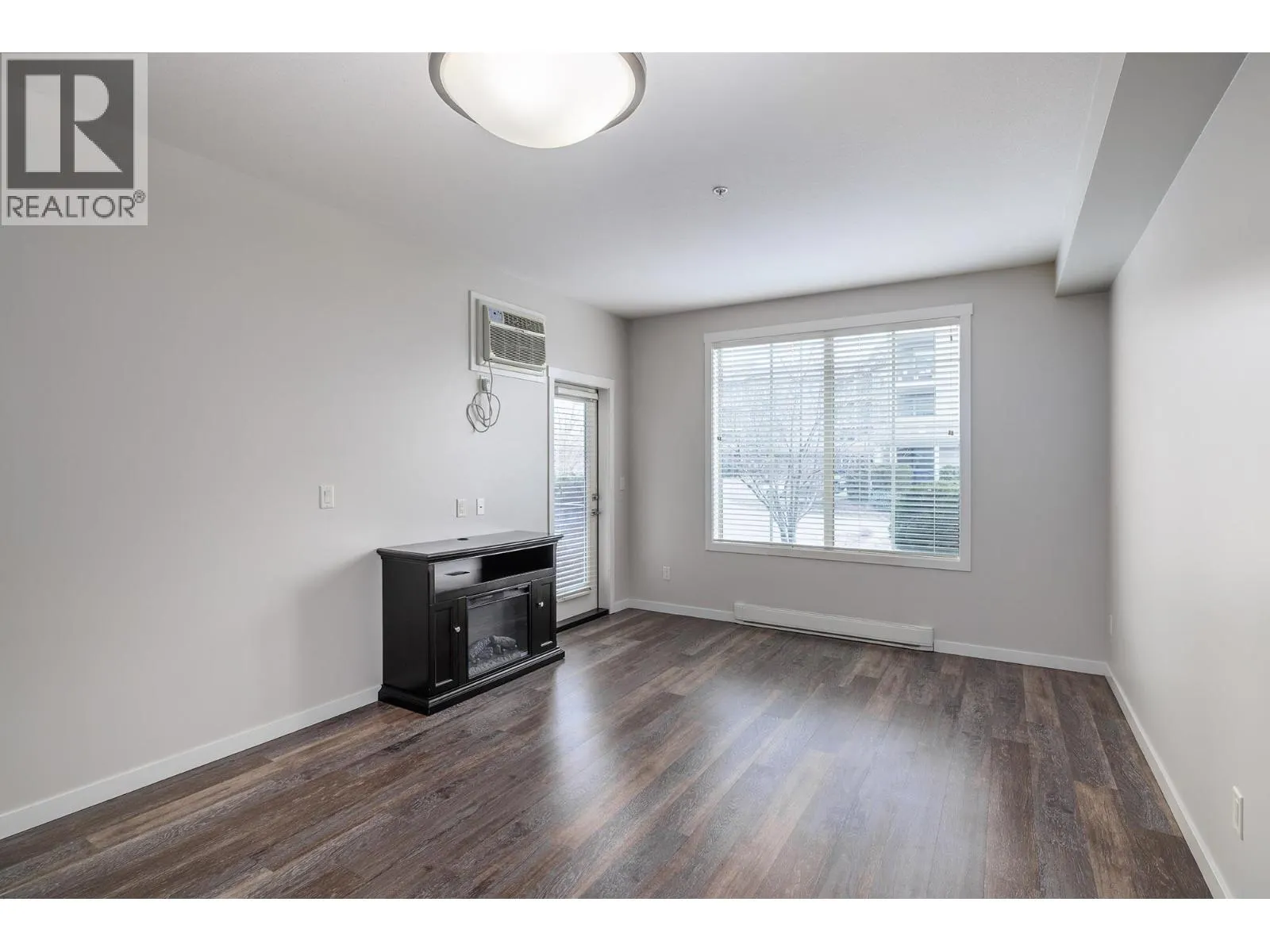 3731 Casorso Road Unit# 101