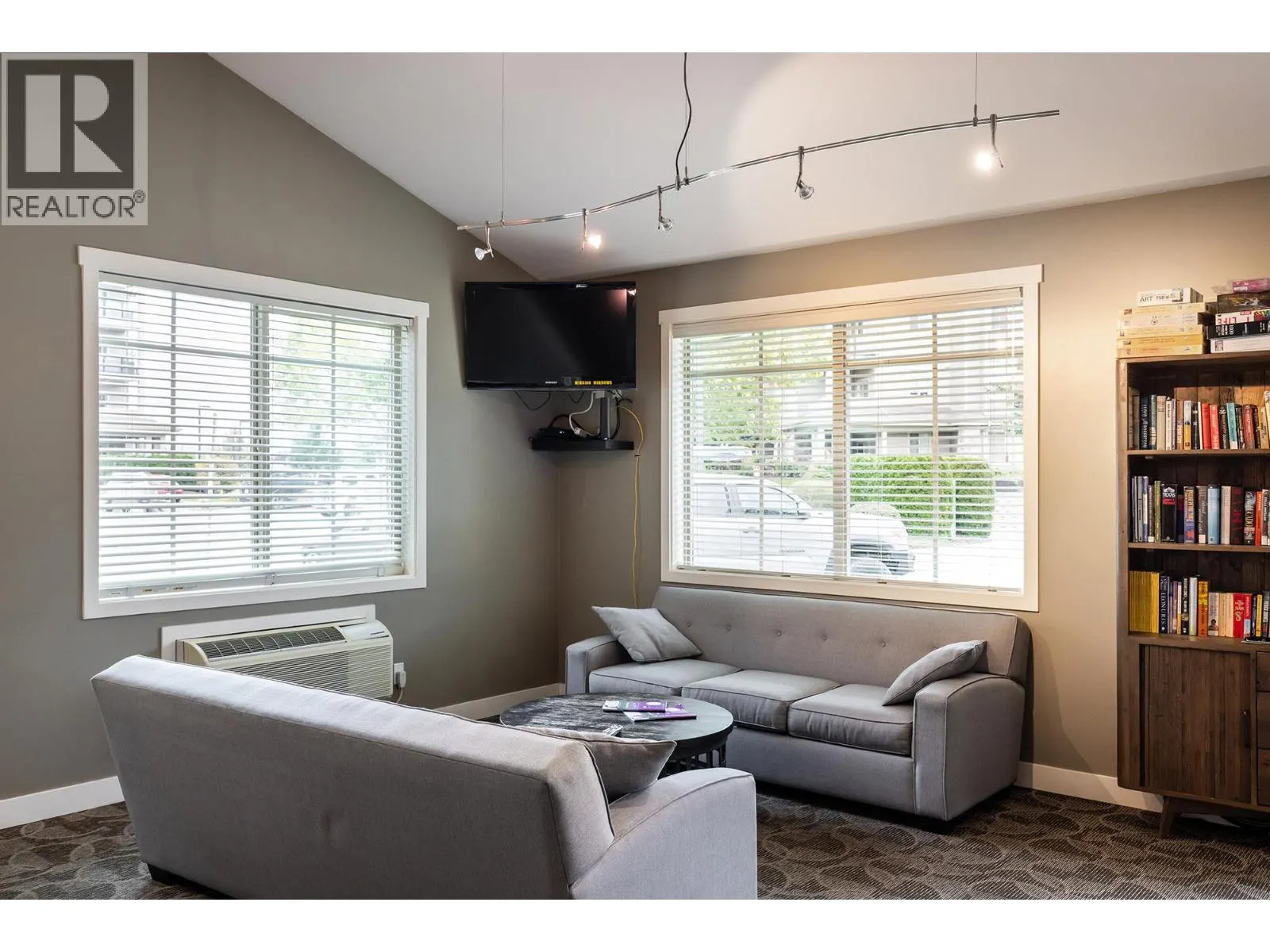 3731 Casorso Road Unit# 101