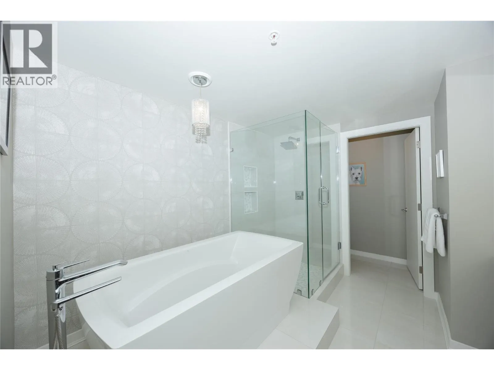 1075 Sunset Drive Unit# 2604