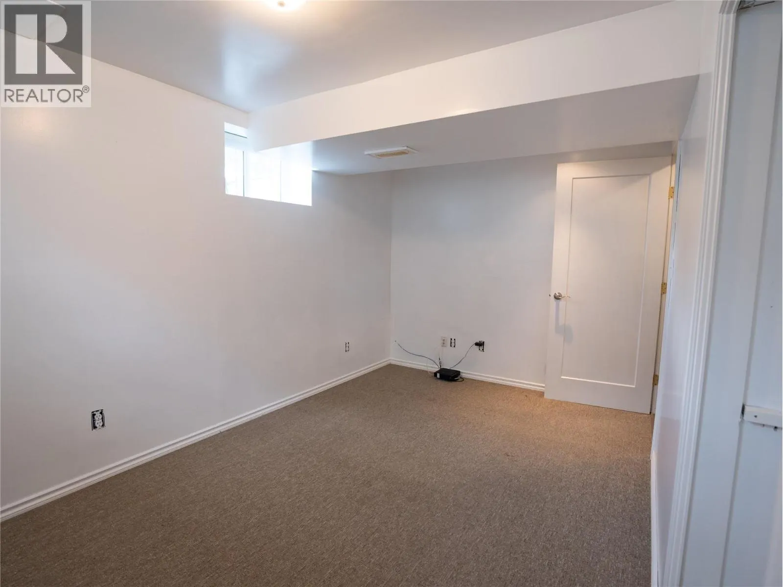 989 Kilwinning Street