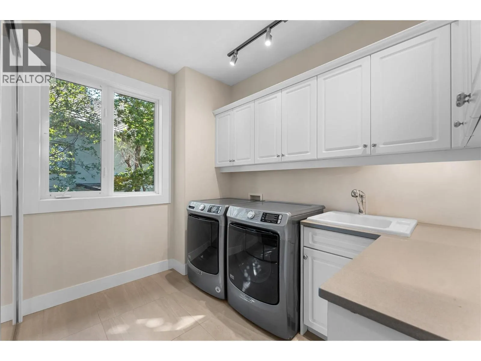 994 Skeena Drive