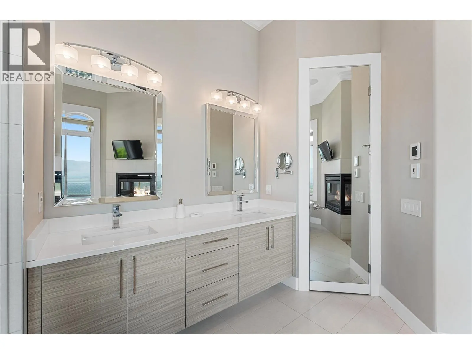 994 Skeena Drive