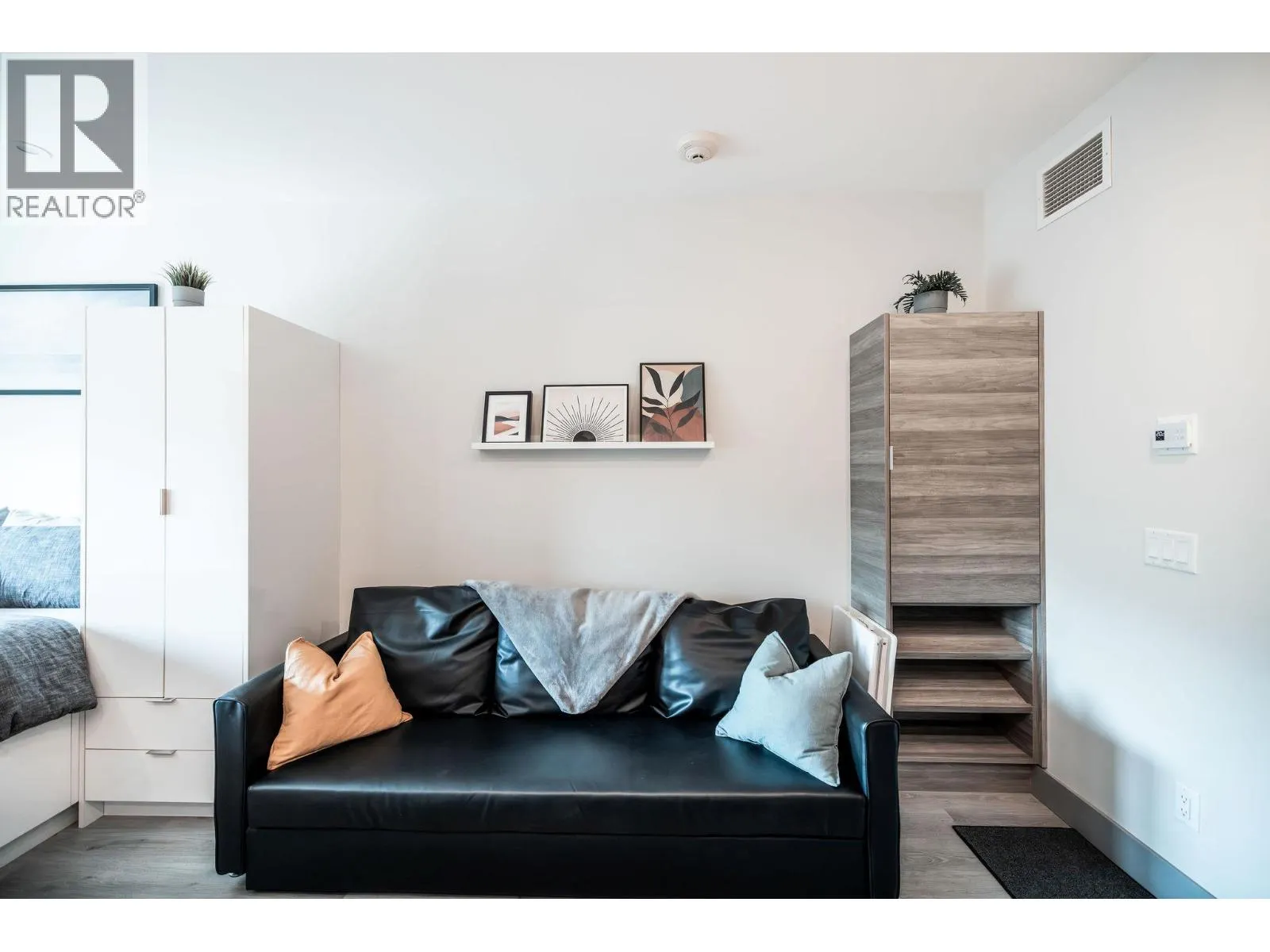 2555 Lakeshore Road Unit# 518