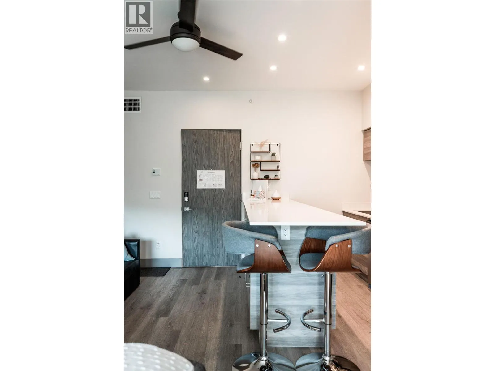 2555 Lakeshore Road Unit# 518