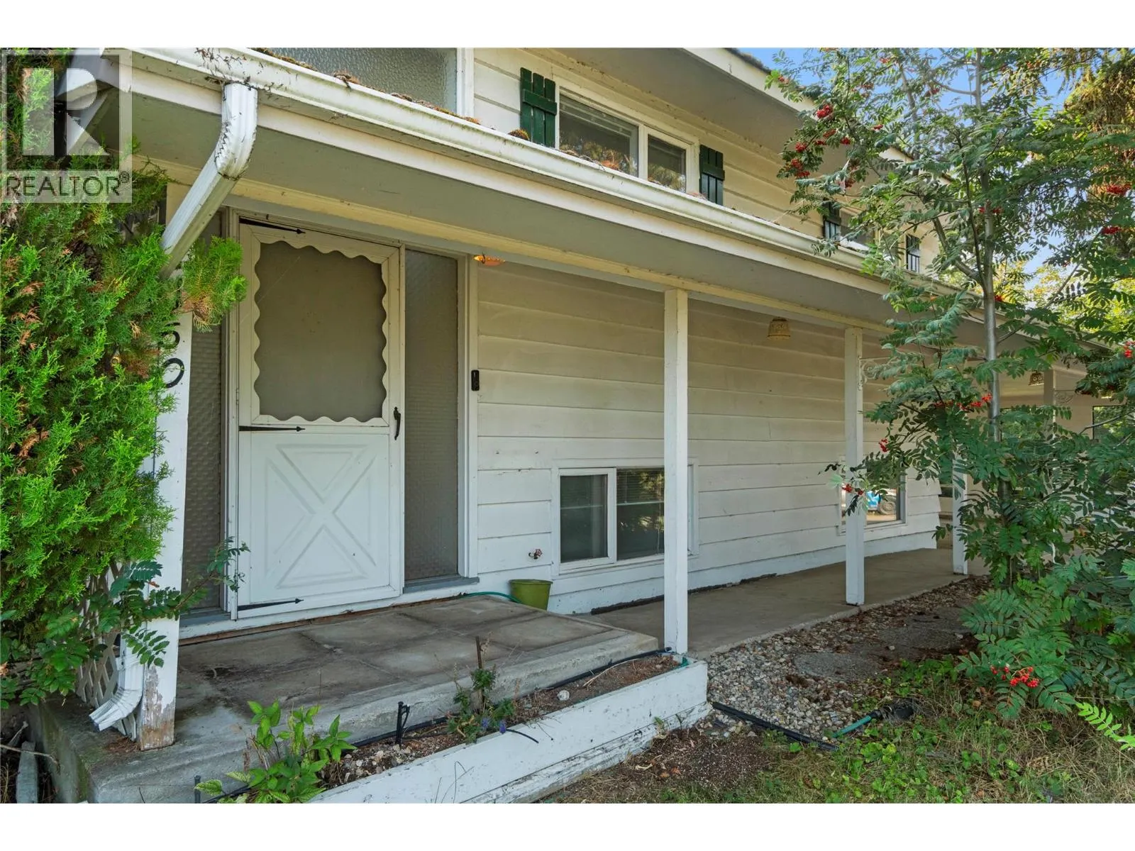 1160 Lakeshore Road NE