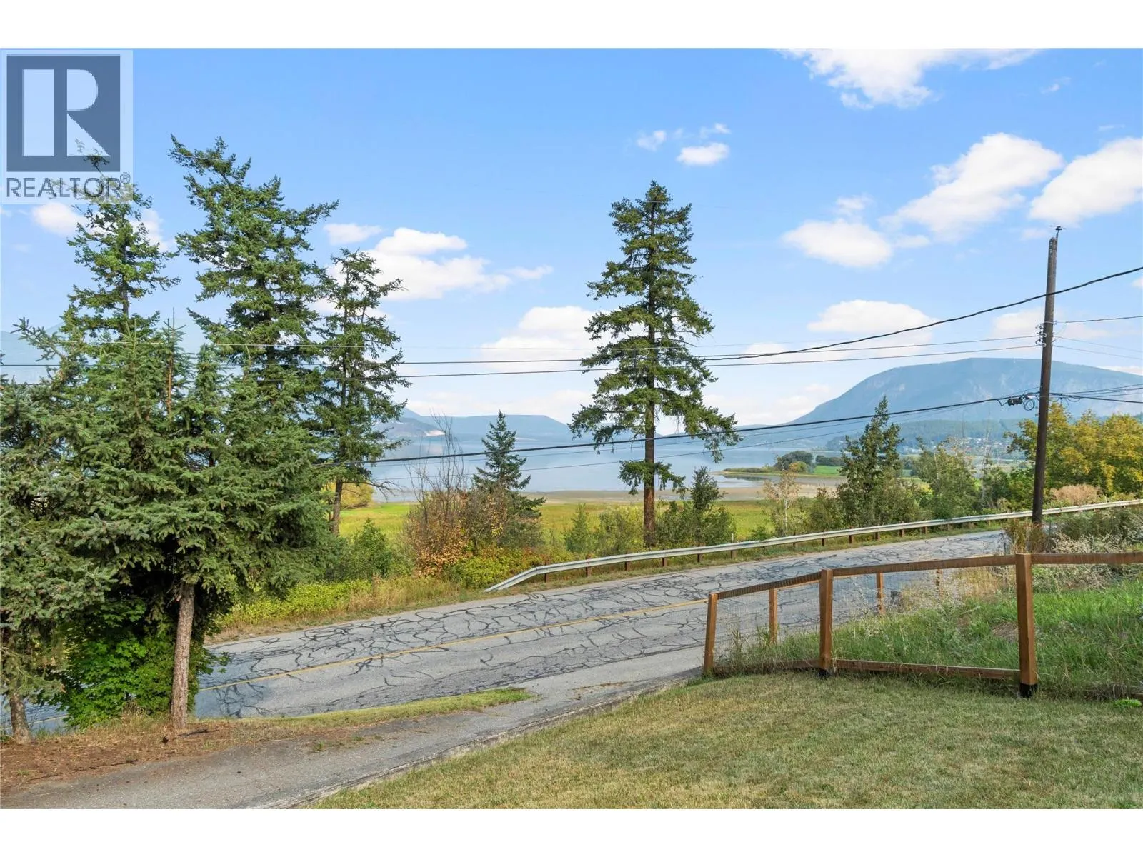 1160 Lakeshore Road NE