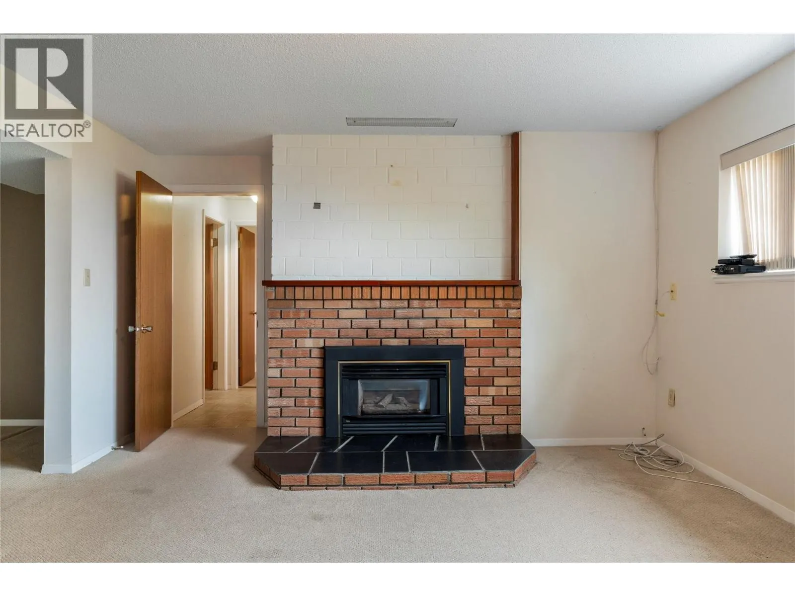 1160 Lakeshore Road NE