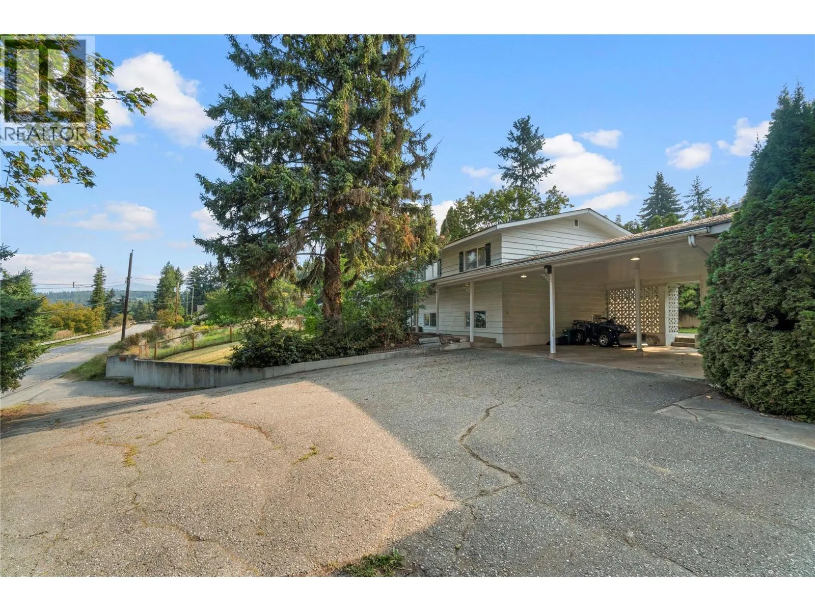 1160 Lakeshore Road NE