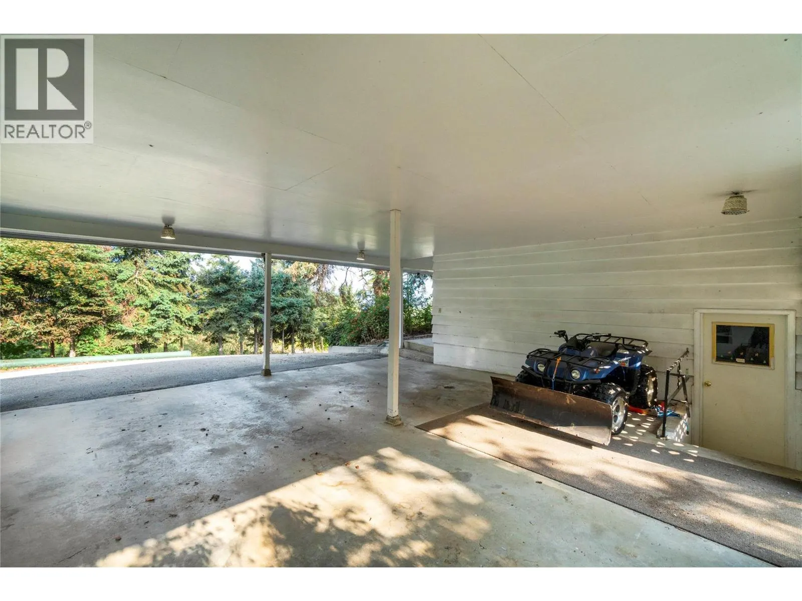 1160 Lakeshore Road NE