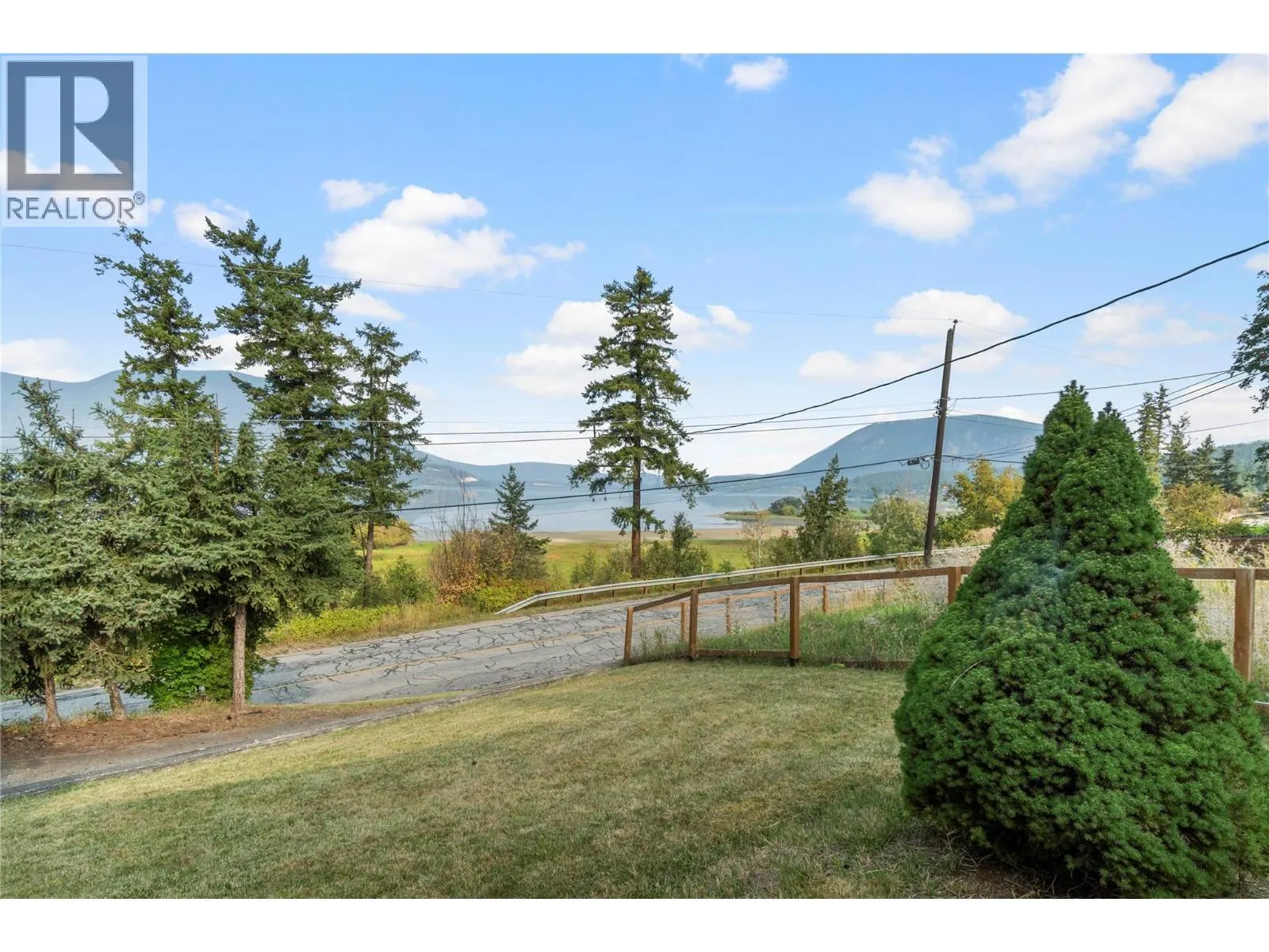 1160 Lakeshore Road NE