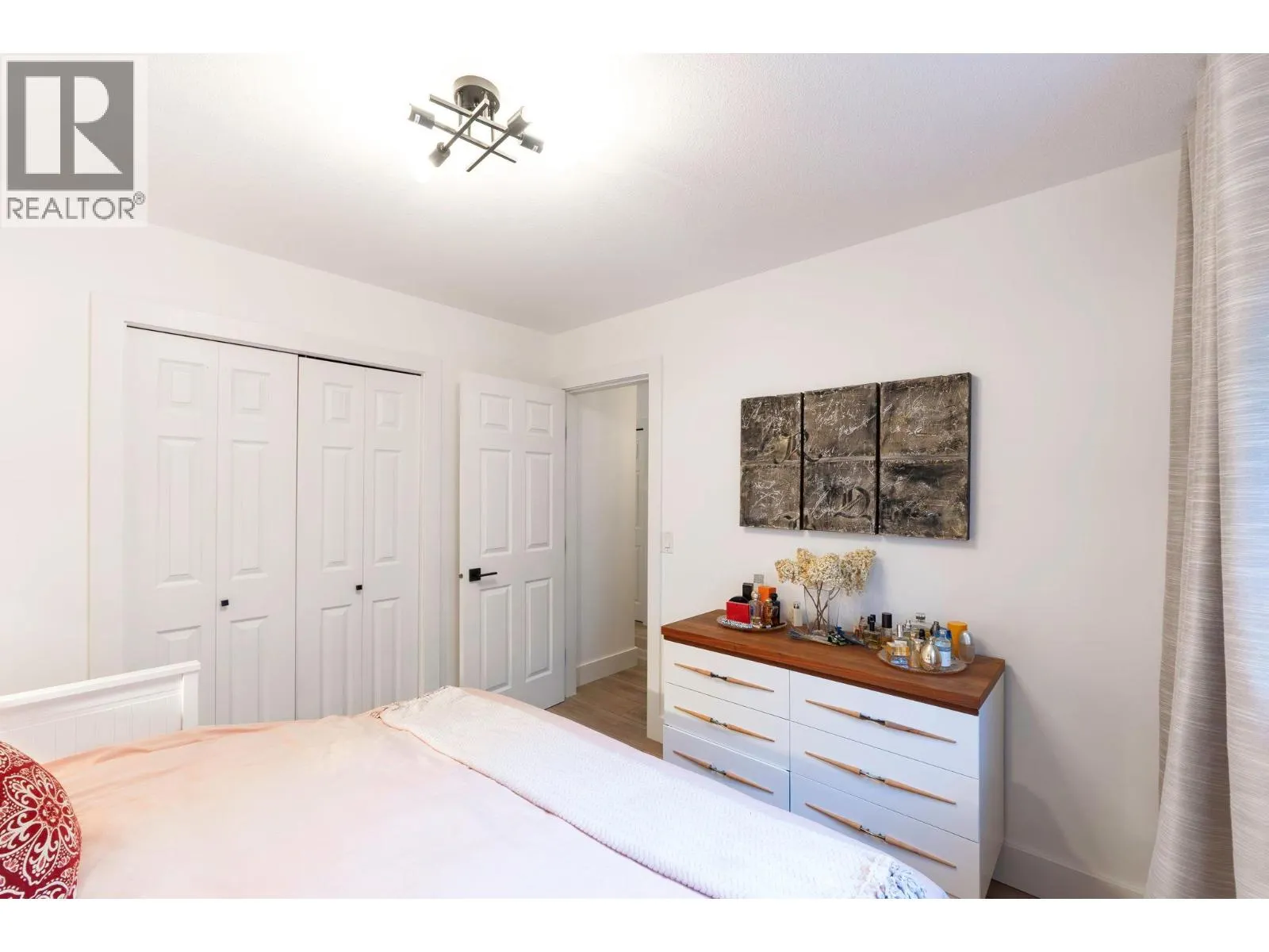 2492 Shannon View Drive