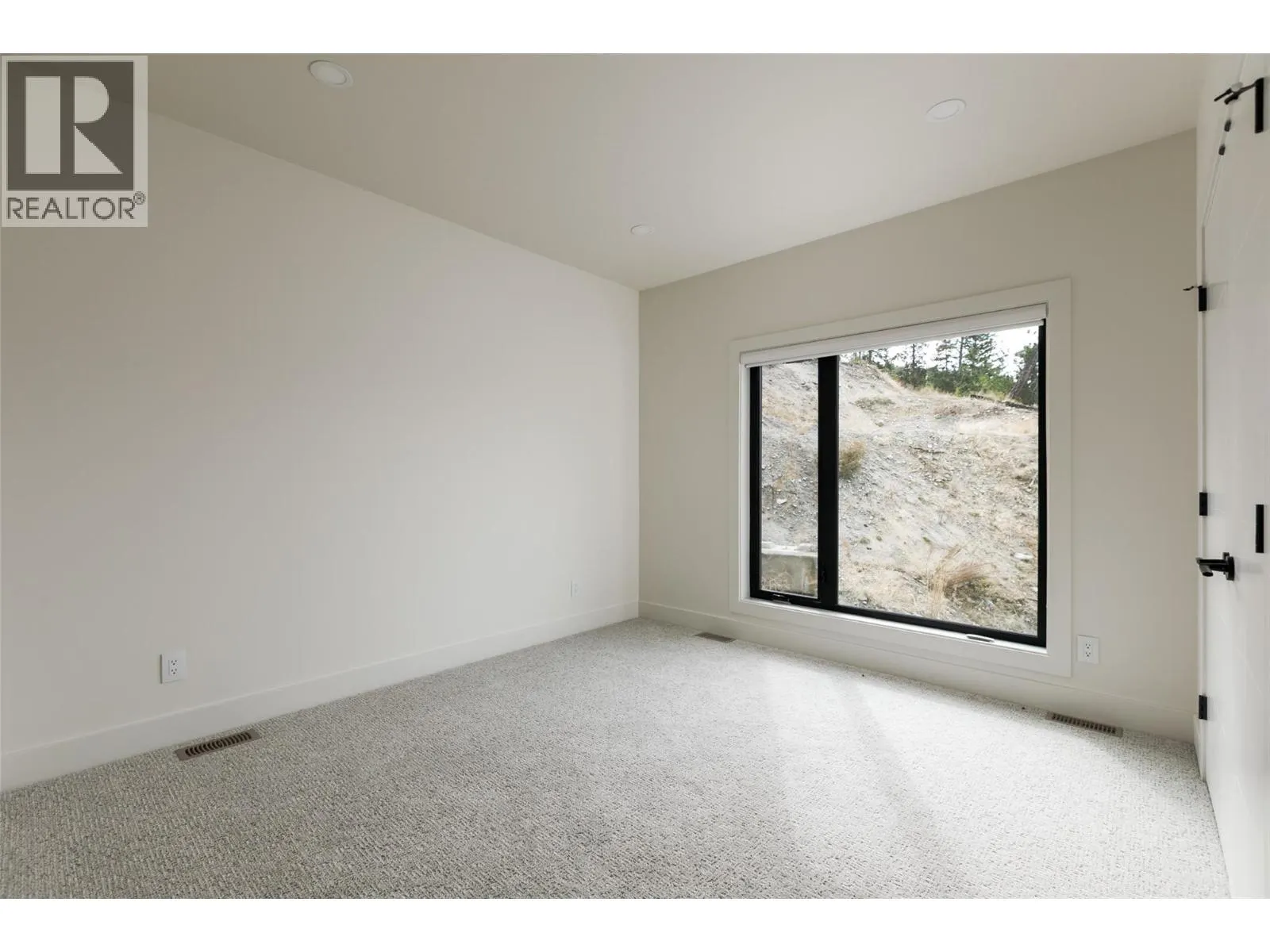 130 Flagstone Rise
