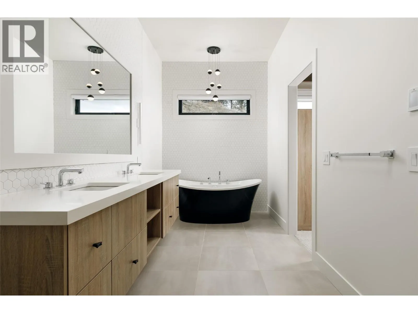 130 Flagstone Rise
