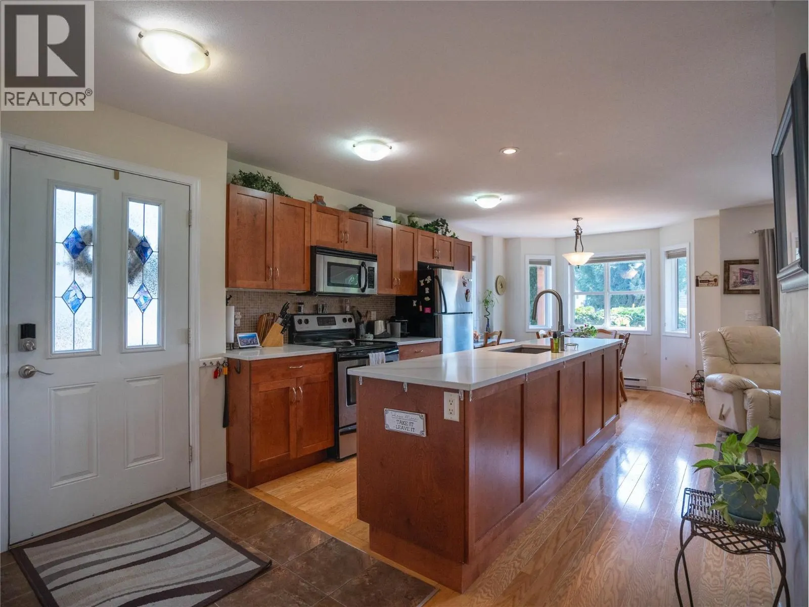 500 Westminster Avenue W Unit# 102