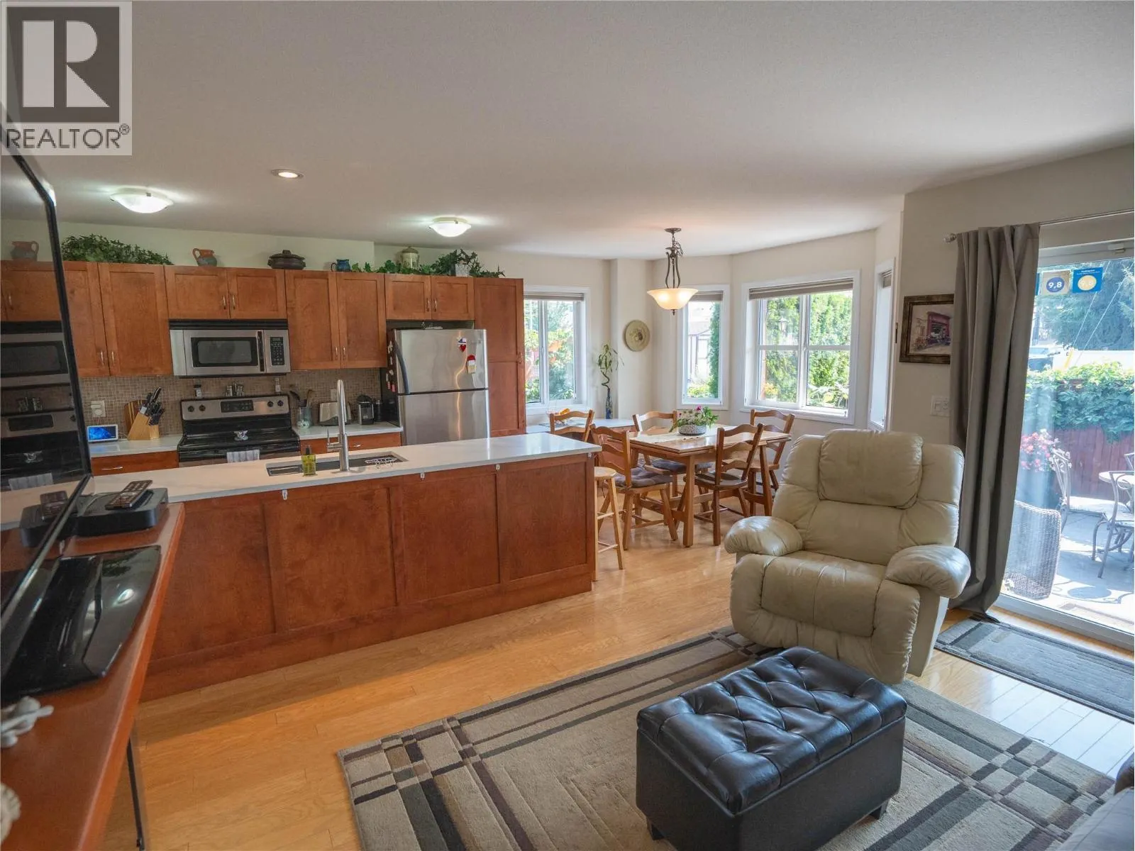 500 Westminster Avenue W Unit# 102