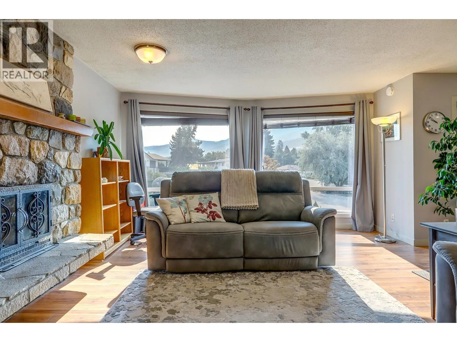 9401 Bel Air Drive
