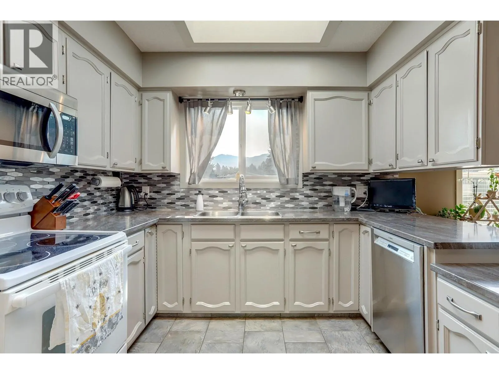 9401 Bel Air Drive
