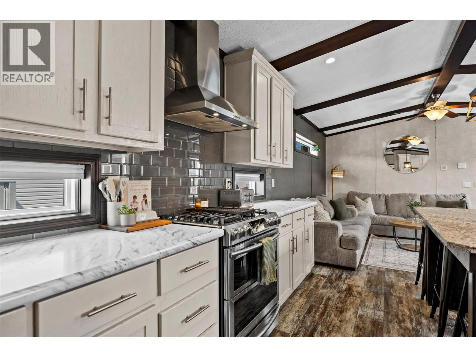 5005 River Road Unit# 103