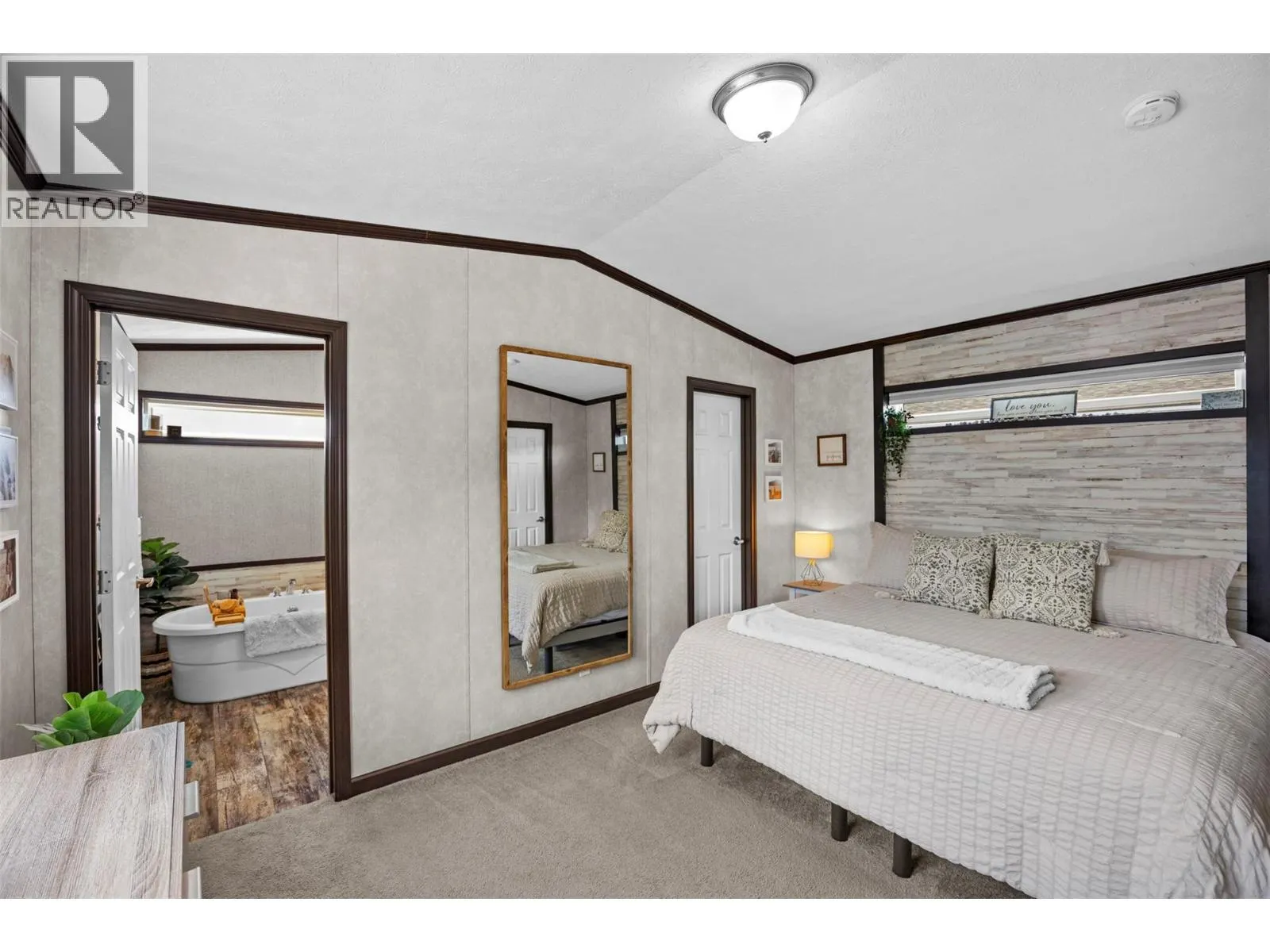 5005 River Road Unit# 103