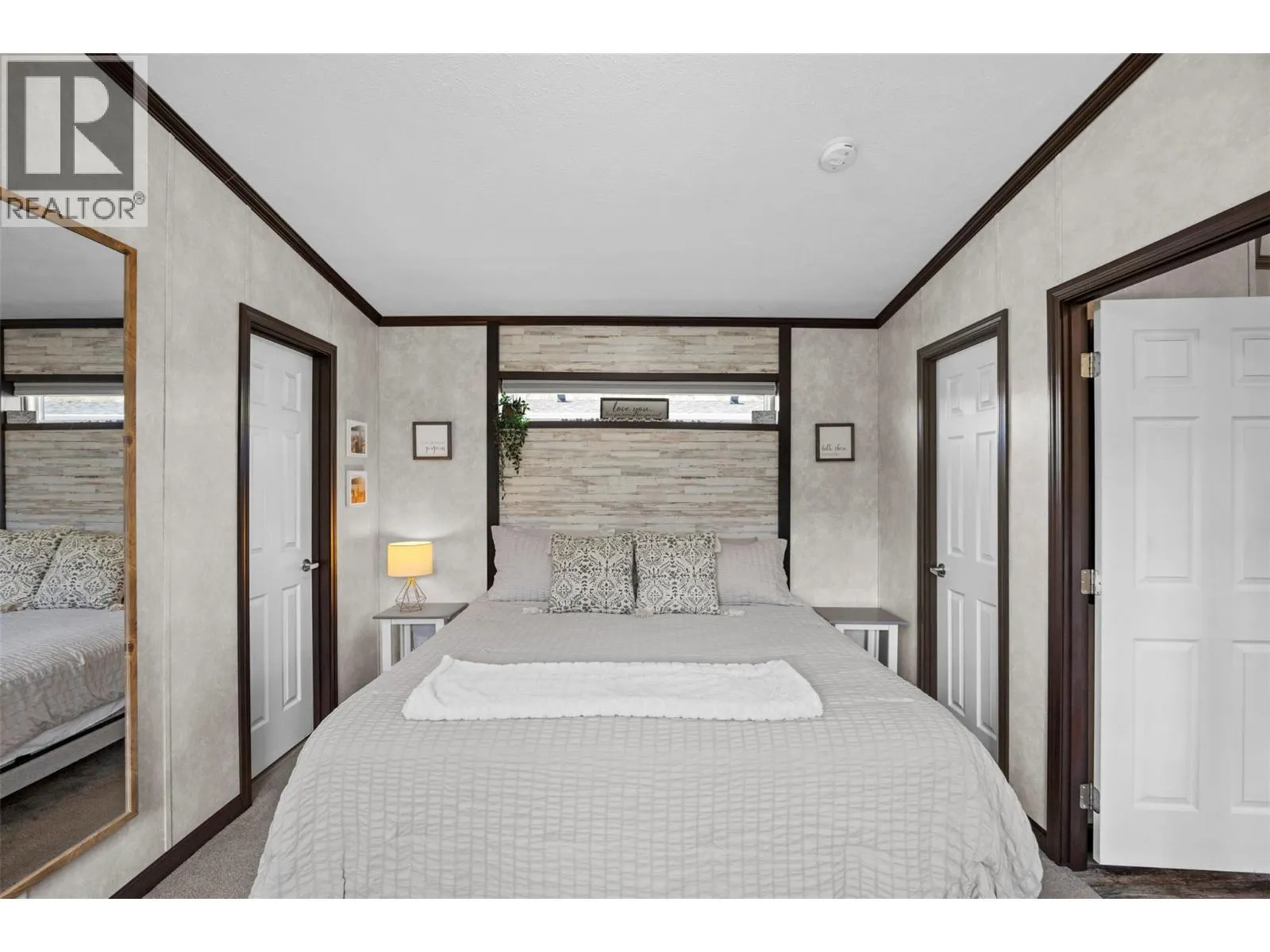 5005 River Road Unit# 103