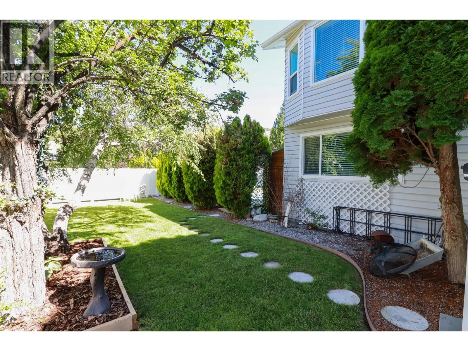 198 Fraser Court