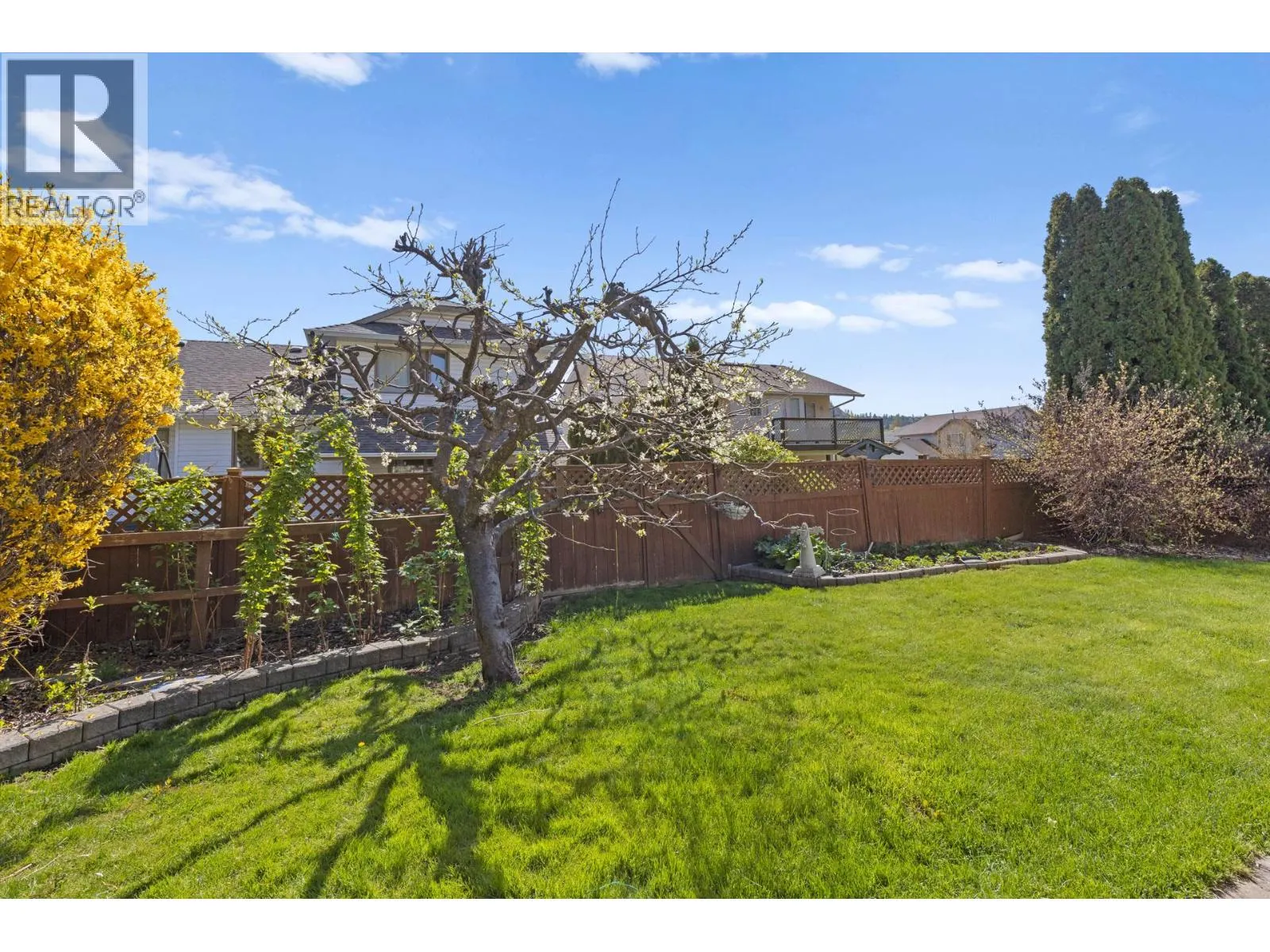 390 McTavish Crescent