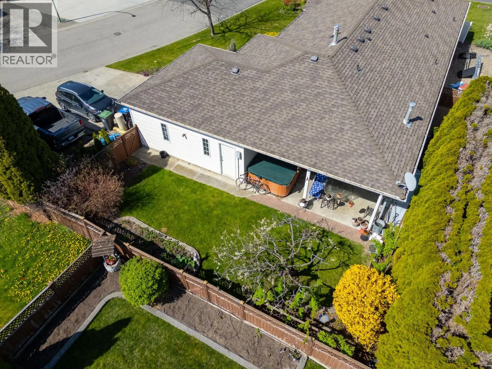 390 McTavish Crescent