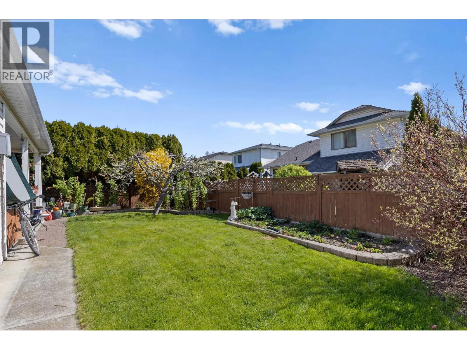 390 McTavish Crescent