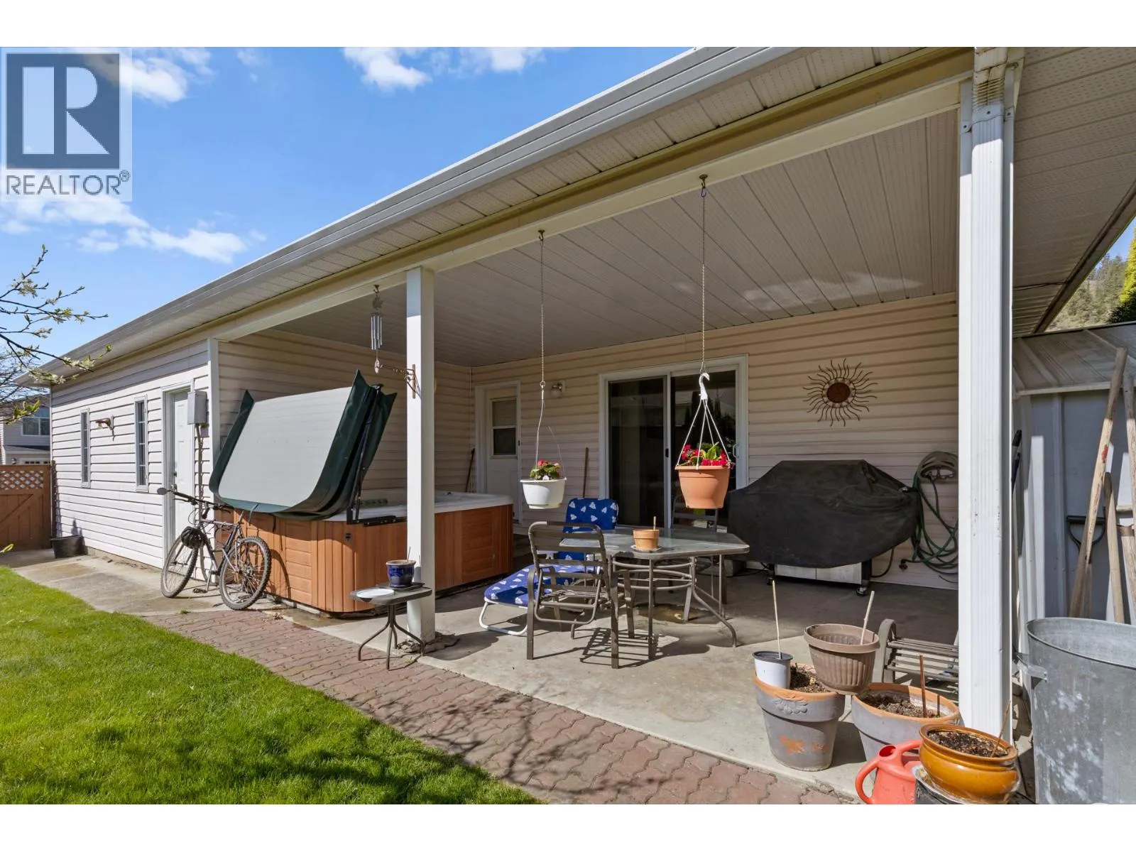 390 McTavish Crescent
