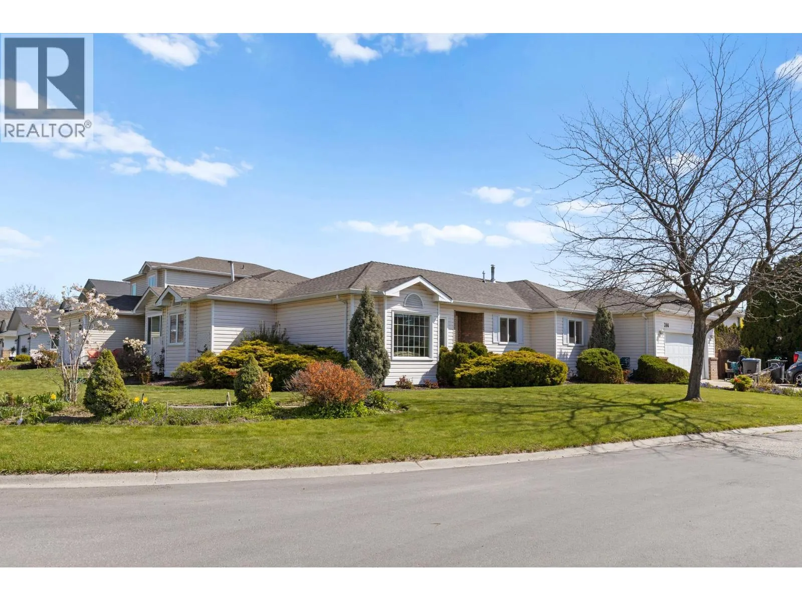 390 McTavish Crescent