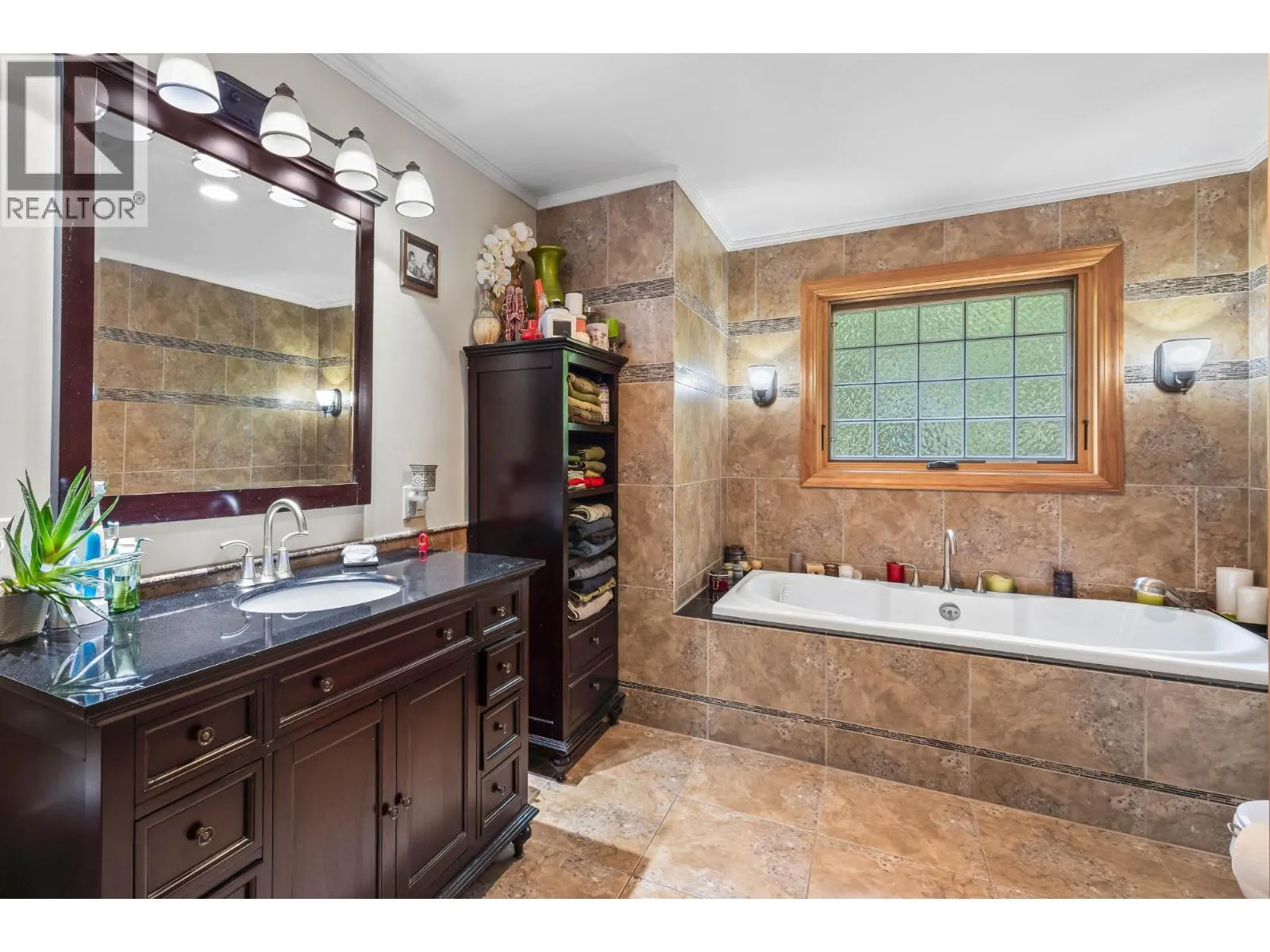 1249 CLEARWATER VALLEY Road