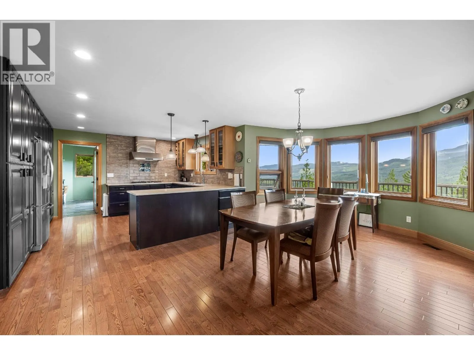 1249 CLEARWATER VALLEY Road