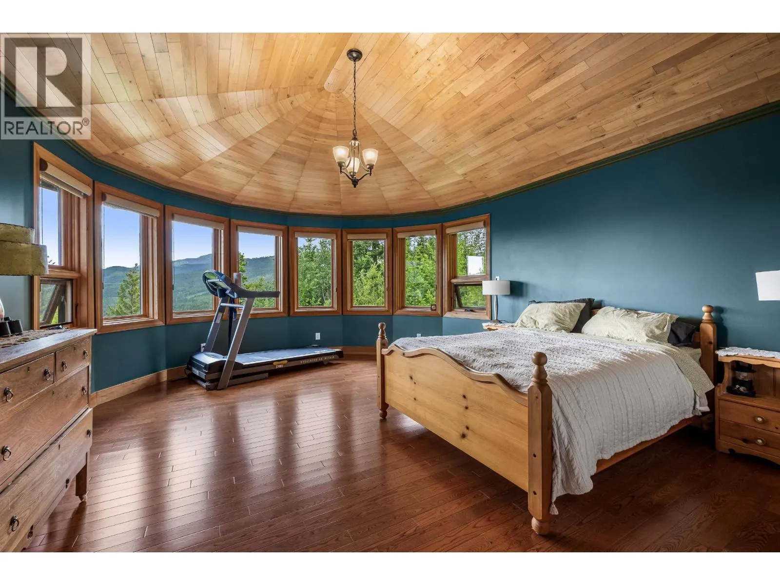 1249 CLEARWATER VALLEY Road