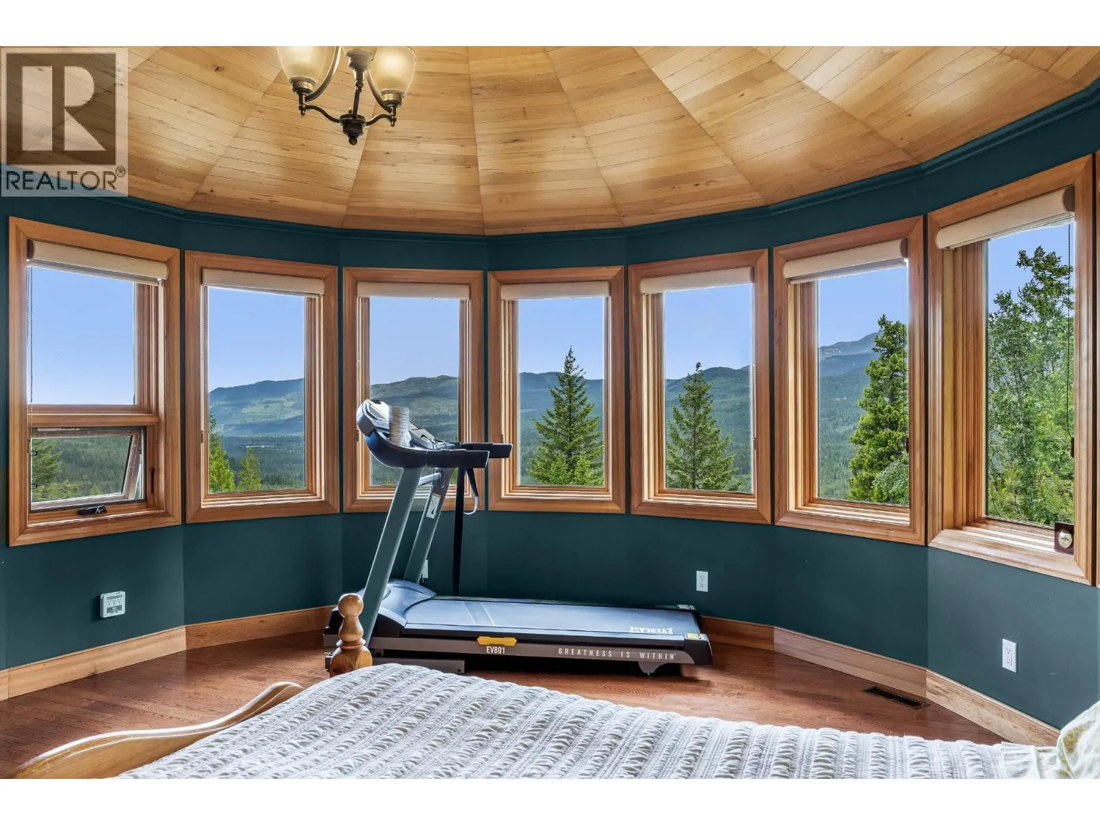 1249 CLEARWATER VALLEY Road
