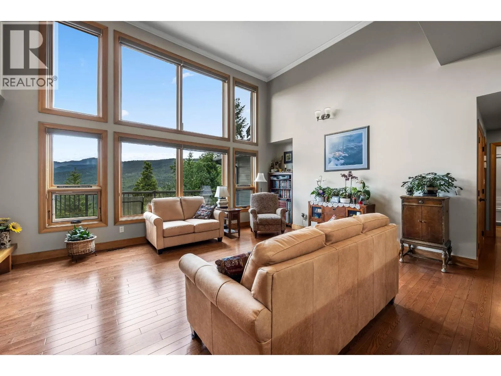 1249 CLEARWATER VALLEY Road