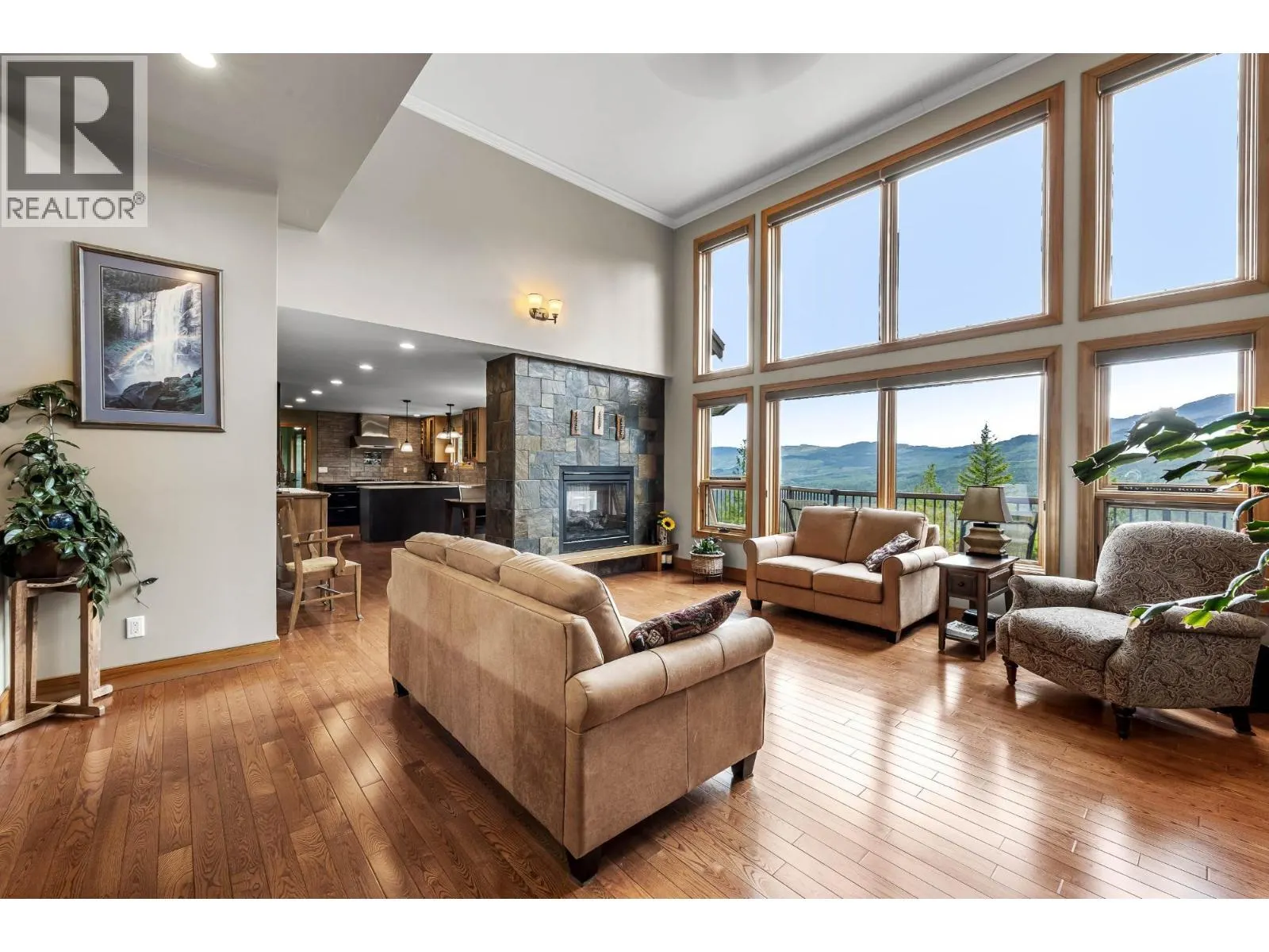 1249 CLEARWATER VALLEY Road