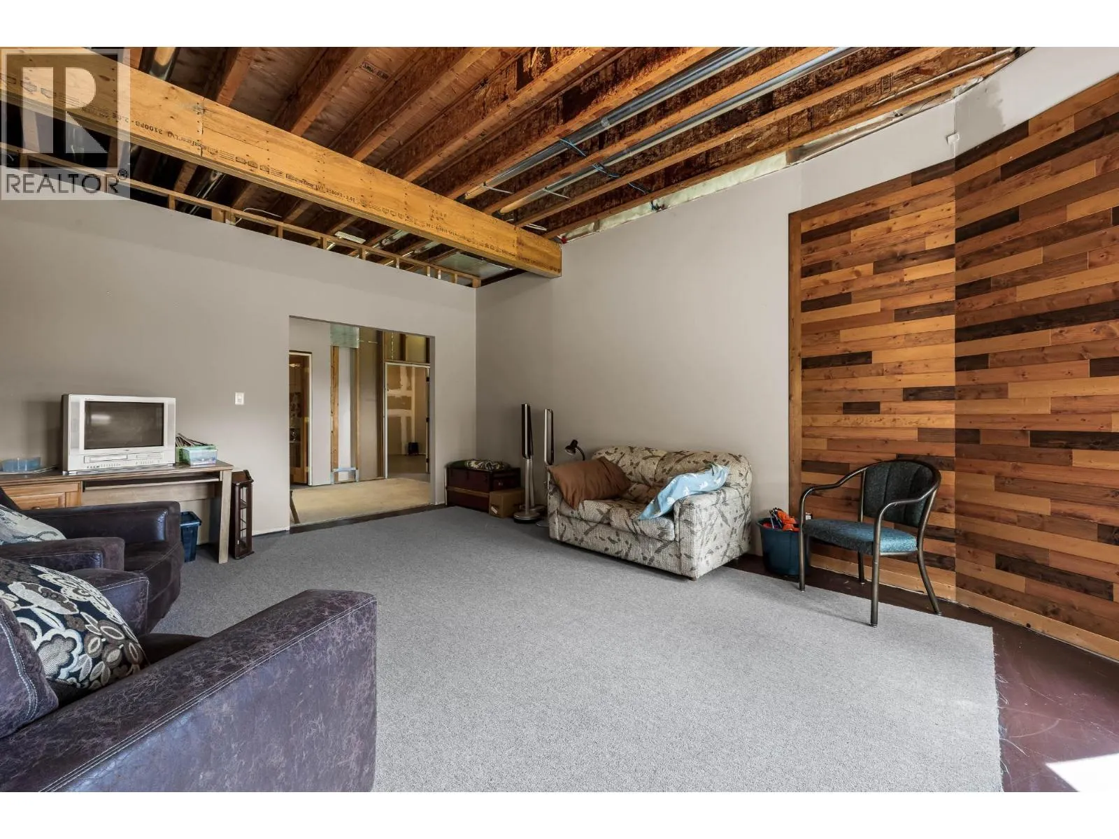 1249 CLEARWATER VALLEY Road