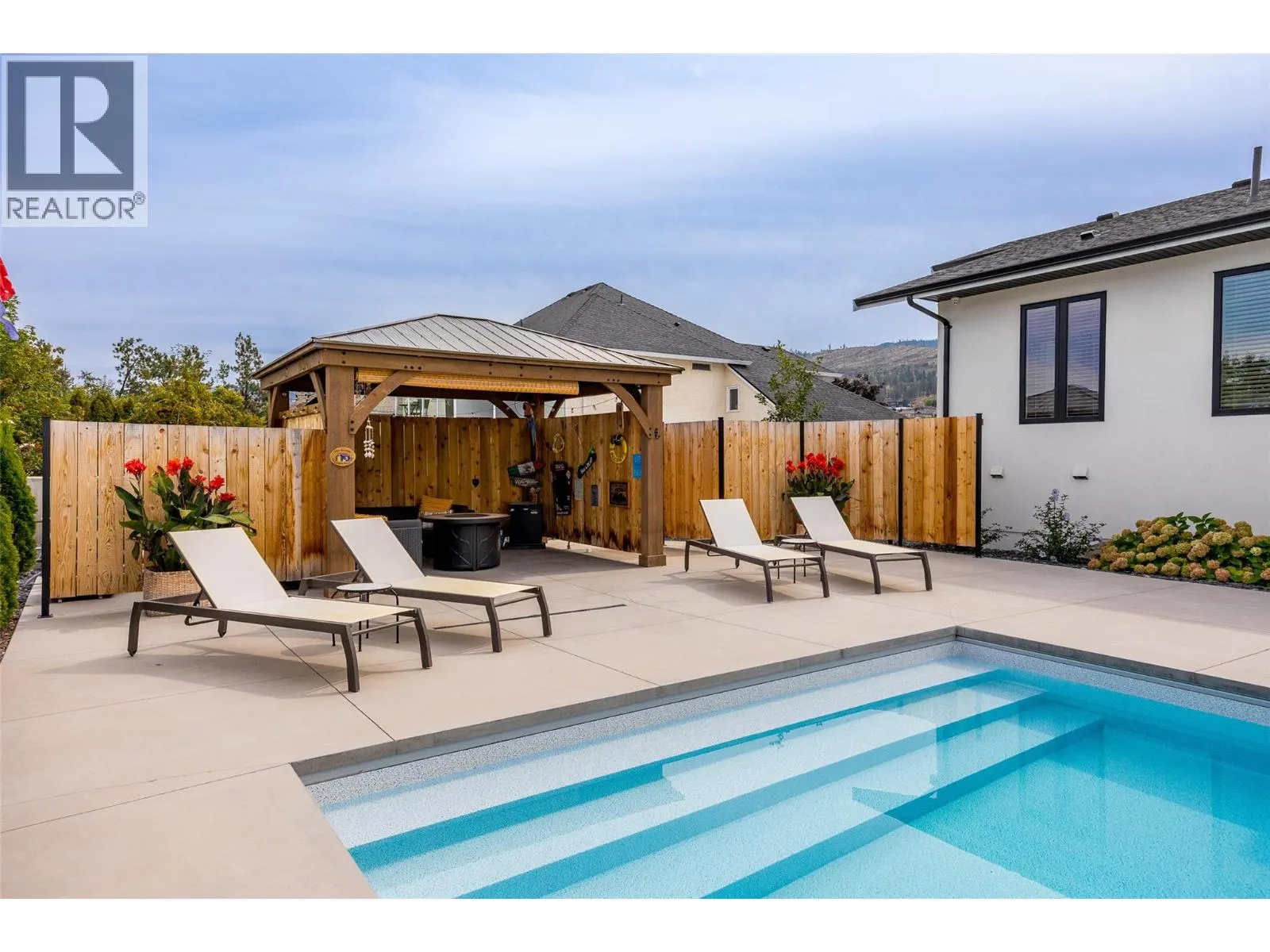 415 Curlew Drive